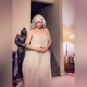 Daenerys Targaryen wedding dress cosplay season 1